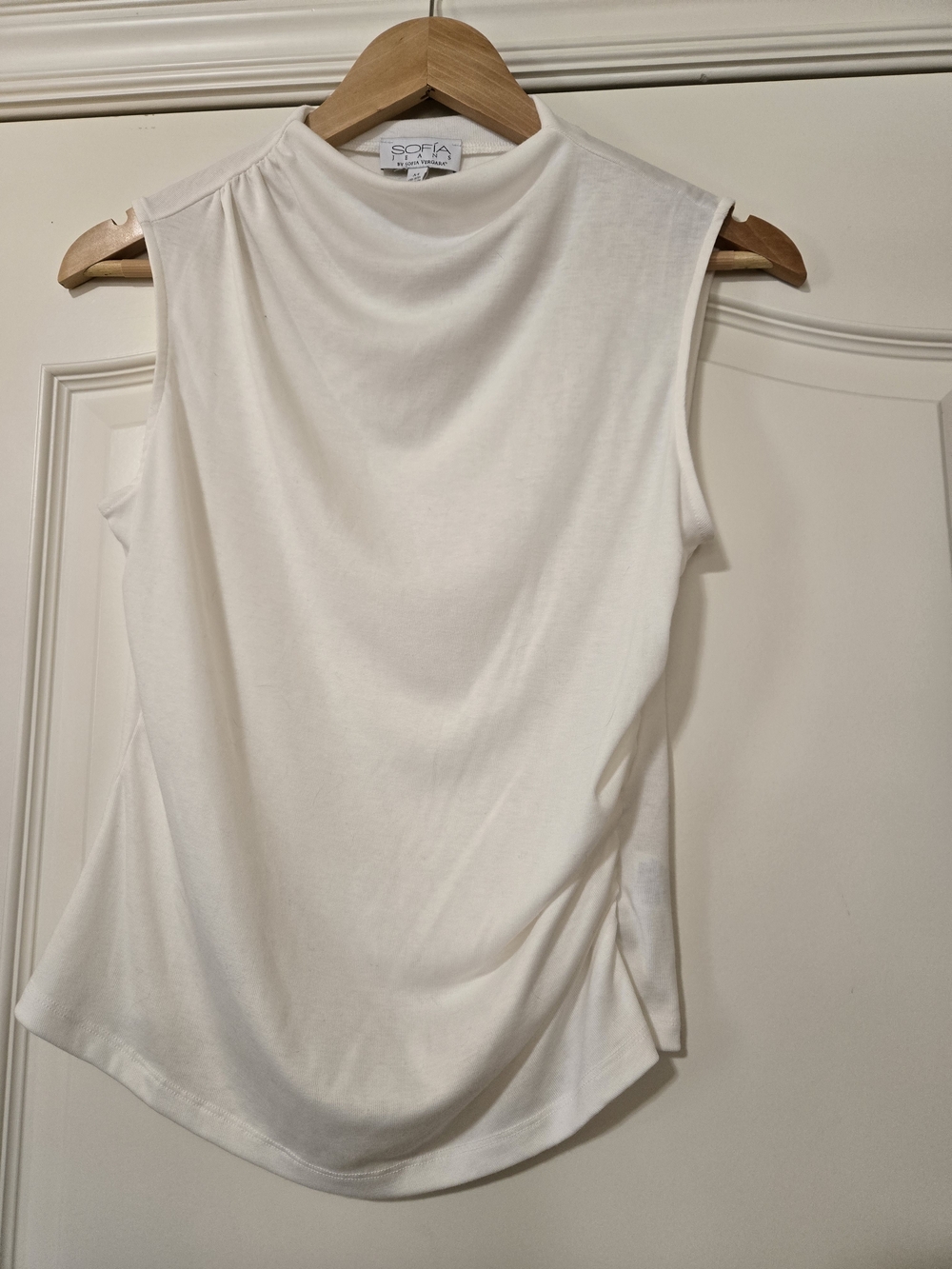 sofia by sofia vergara White Sleeveless Mockneck Camisole